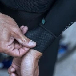 Haru Lightweight Thermal Sleeves Gobik Unisex Pitch Black 9 Haru Lightweight Thermal Sleeves Gobik Unisex Pitch Black -Specialized Shop 848973 800 auto