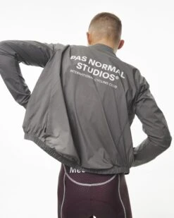 Pas Normal Studios Mechanism Stow Away Jacket Man Medium Grey -Specialized Shop 985011 800 auto